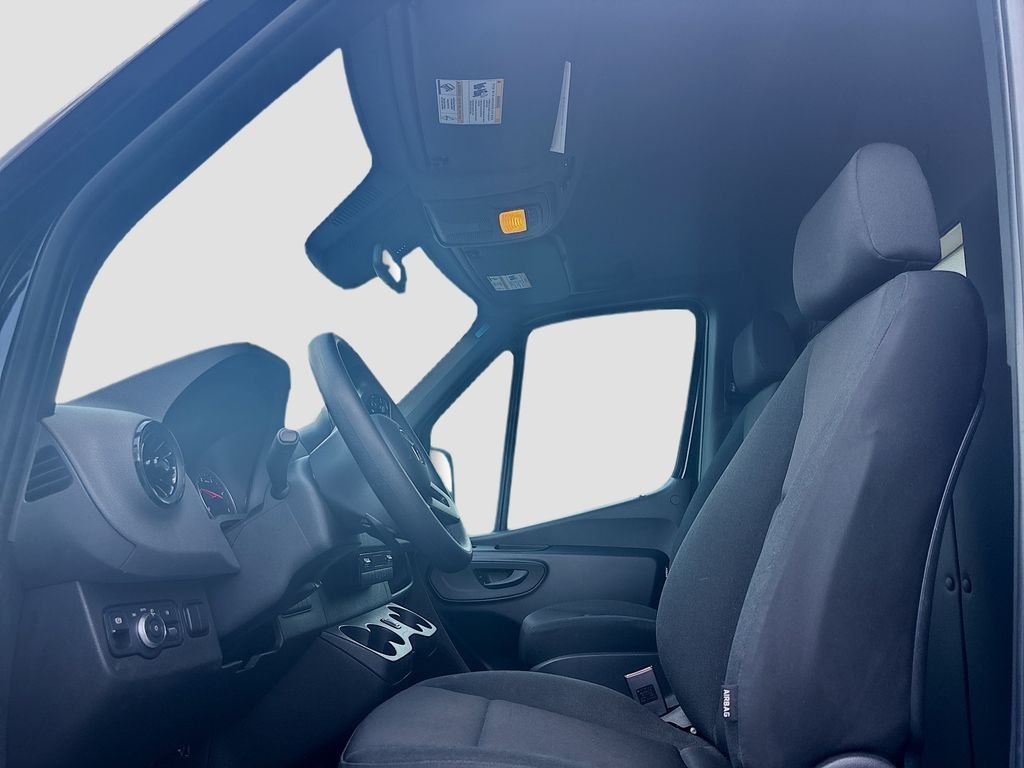 Used 2024 Jet Black Mercedes-Benz Cargo 170 WB image 3