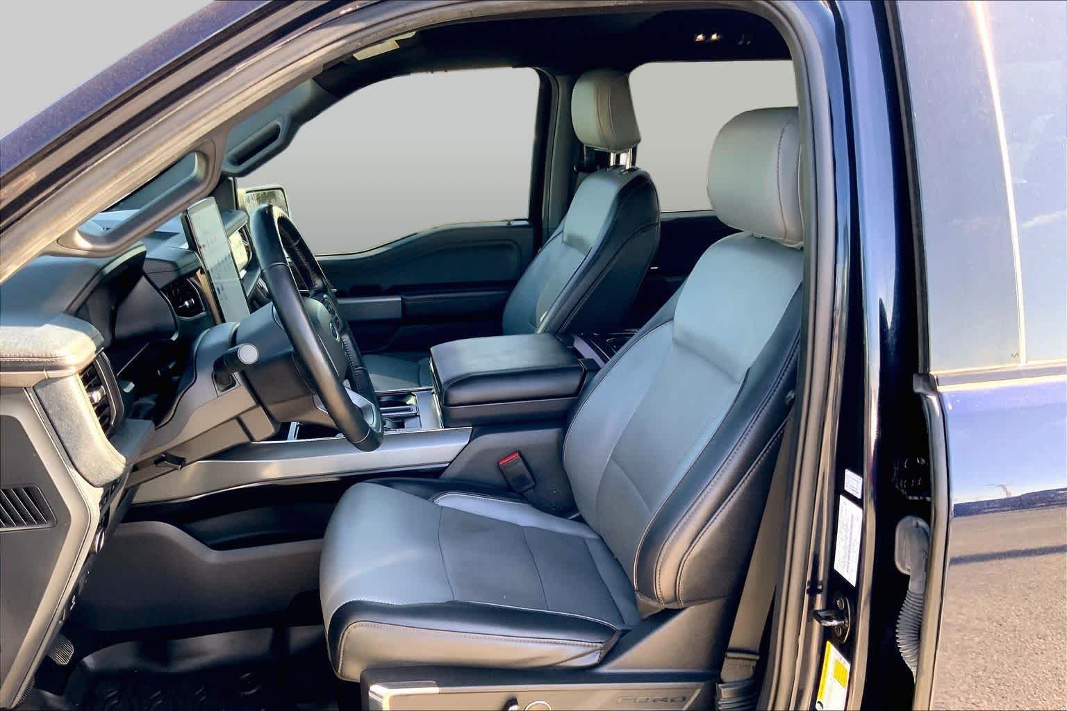 Used 2023 Antimatter Blue Metallic Ford LARIAT image 7