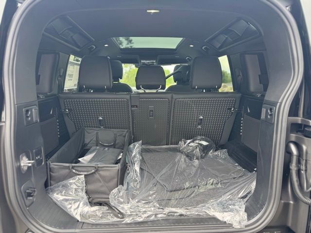 New 2026 Santorini Black Land Rover S image 10