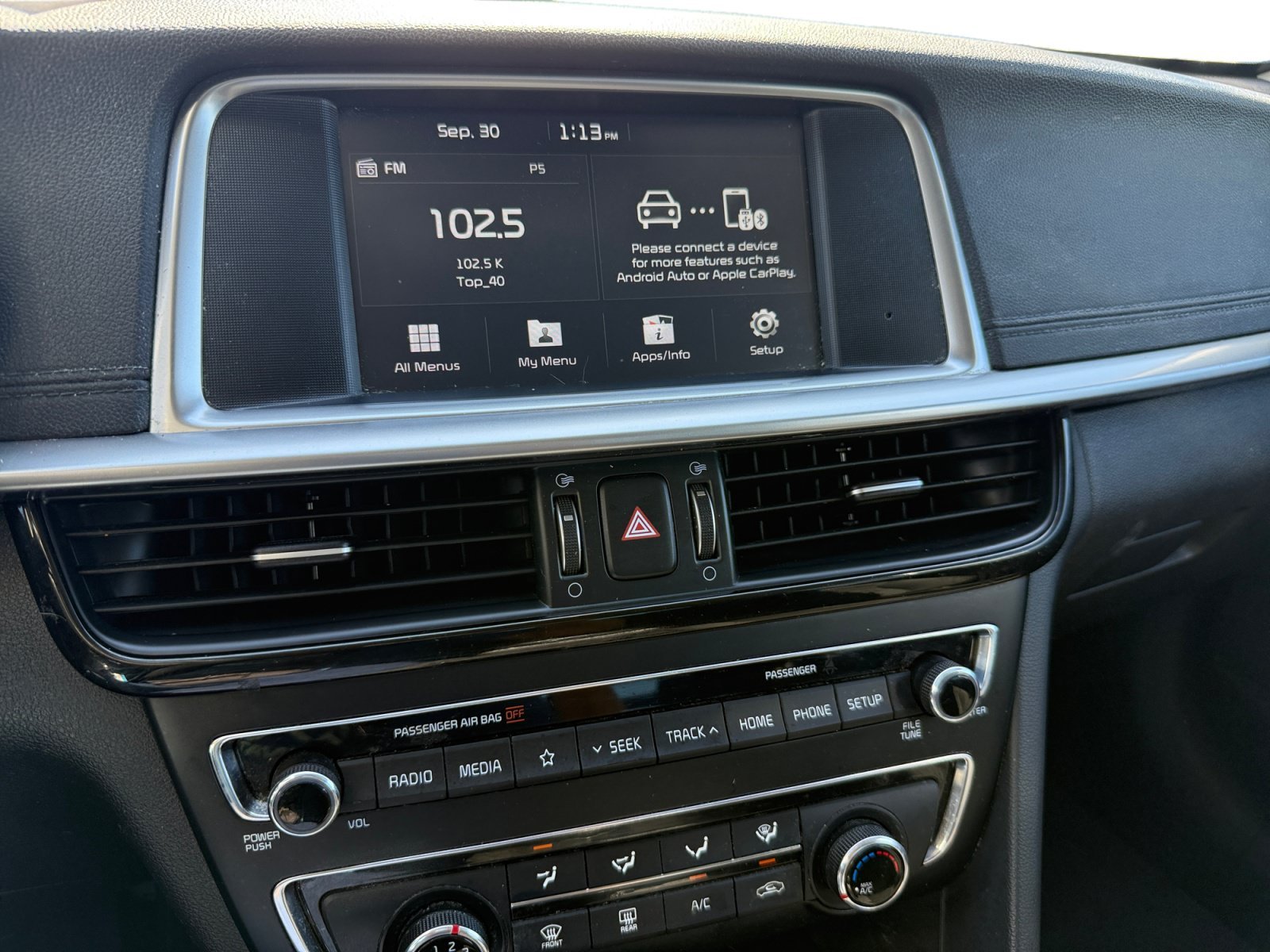 Used 2020 Snow White Pearl Kia LX image 12