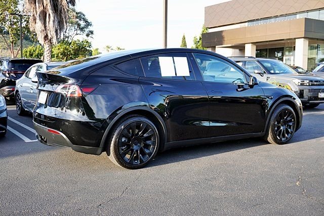 Used 2020  Tesla Long Range image 8