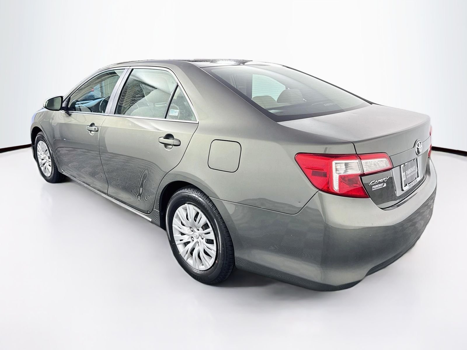 Used 2012 Green Toyota LE image 5