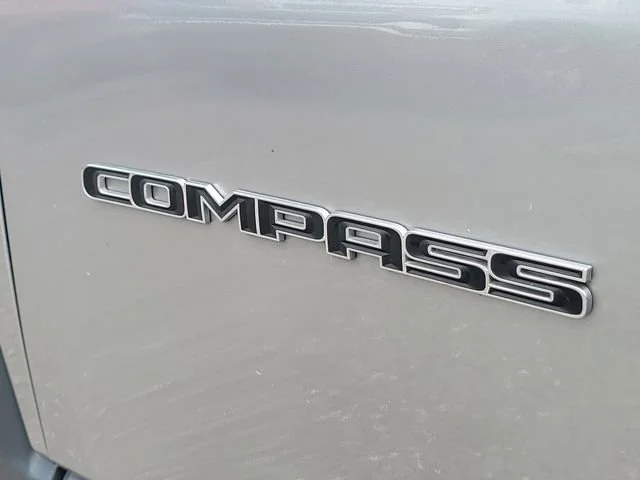 2022 Jeep Compass Latitude - Photo 9