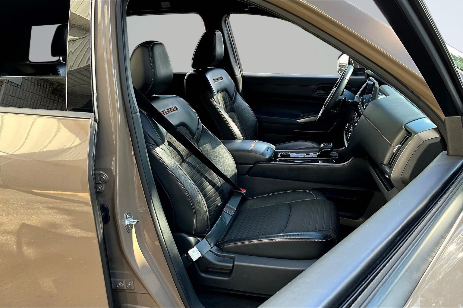Used 2023 Beige Nissan Rock Creek image 31