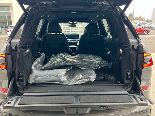 New 2026 Dravit Grey Metallic BMW xDrive40i image 24