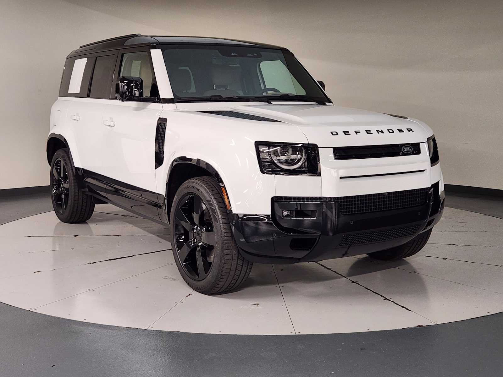 New 2026 Fuji White Land Rover X-Dynamic SE image 7