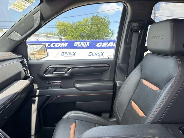 Used 2024 White GMC AT4 image 29