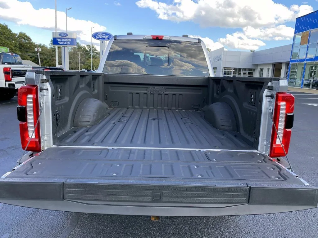 Used 2024 Silver Metallic Ford Lariat image 5