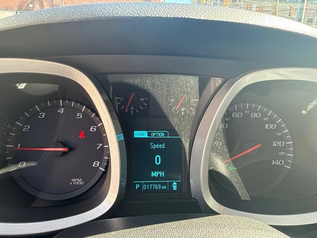 Used 2015 SUMMIT WHITE Chevrolet LS image 8