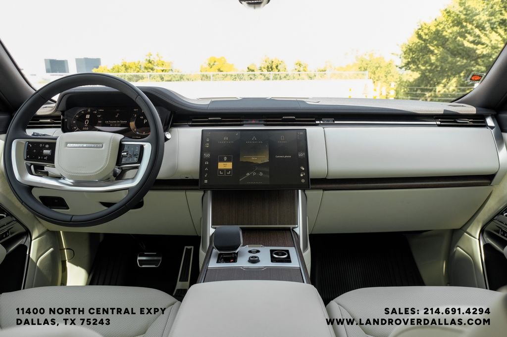 New 2027 Fuji White Land Rover SE image 12