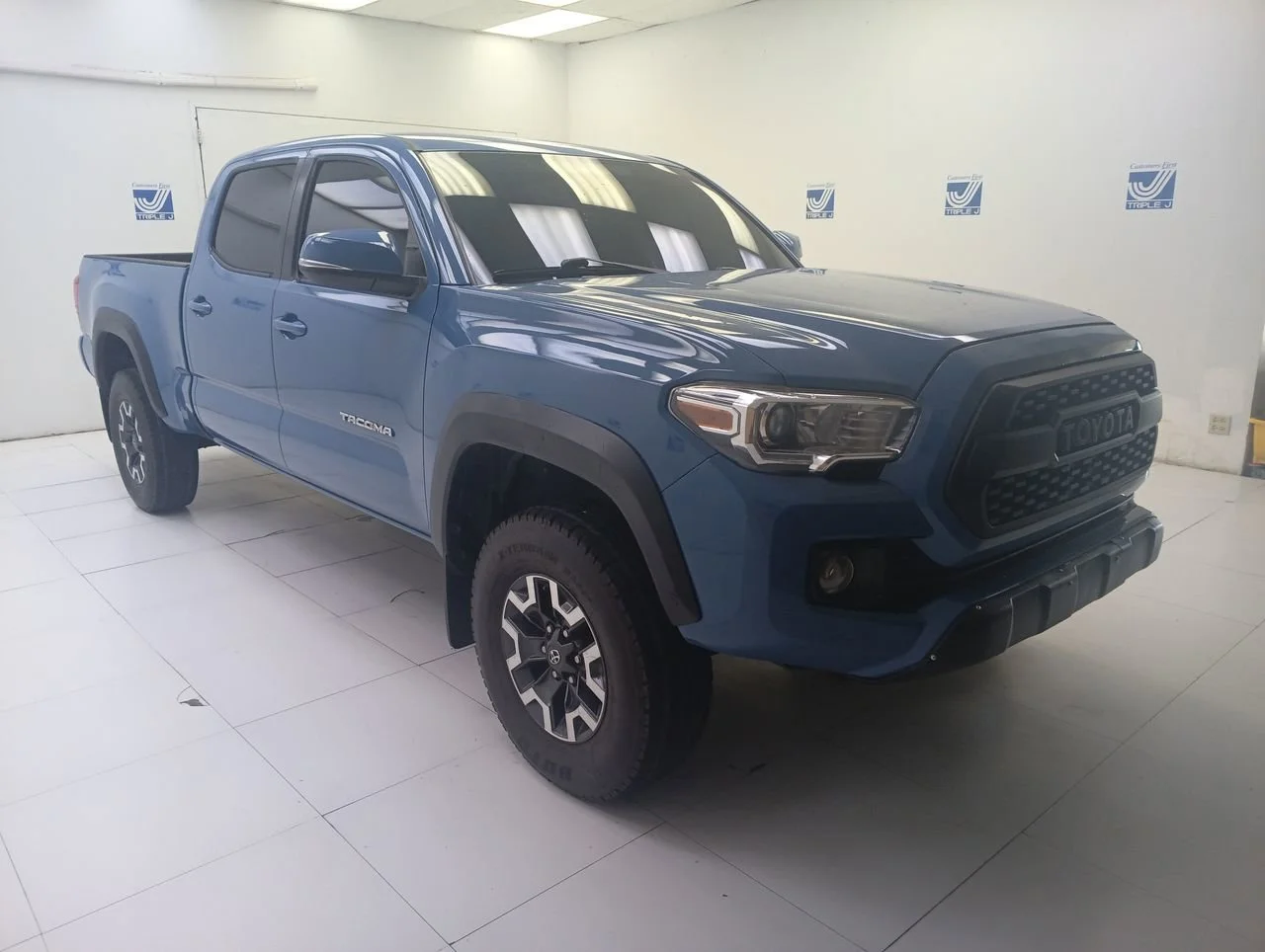 Used 2016 Inferno Toyota SR5 image 1