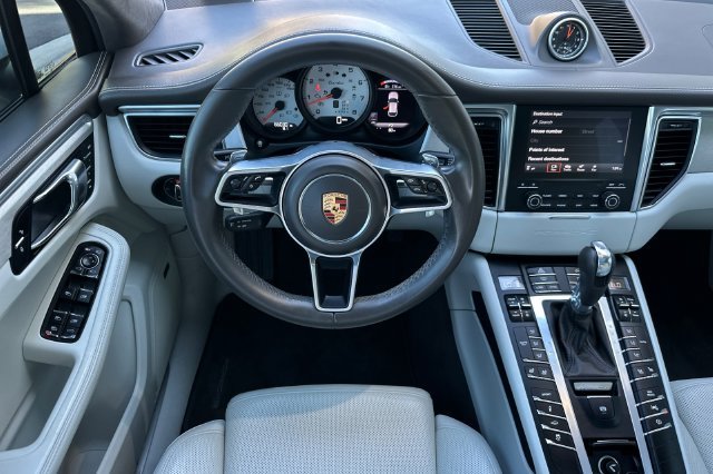 Used 2017  Porsche Turbo image 13