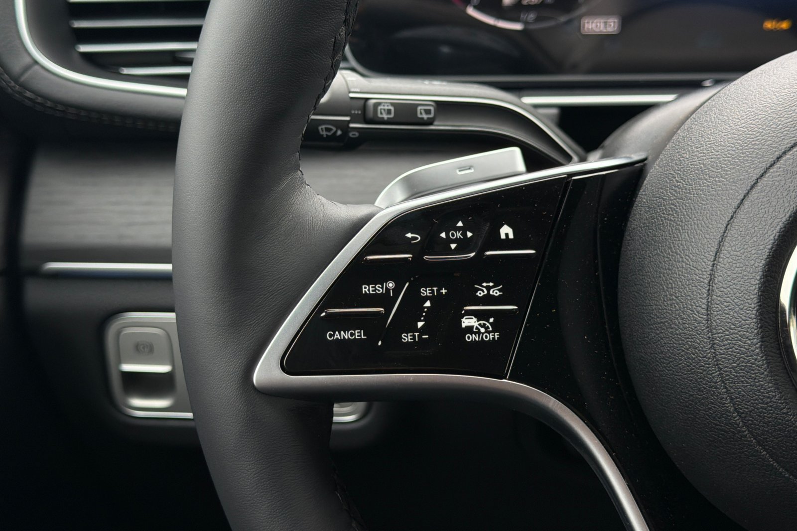 New 2026 MANUFAKTUR Alpine Grey Mercedes-Benz GLS 450 image 29