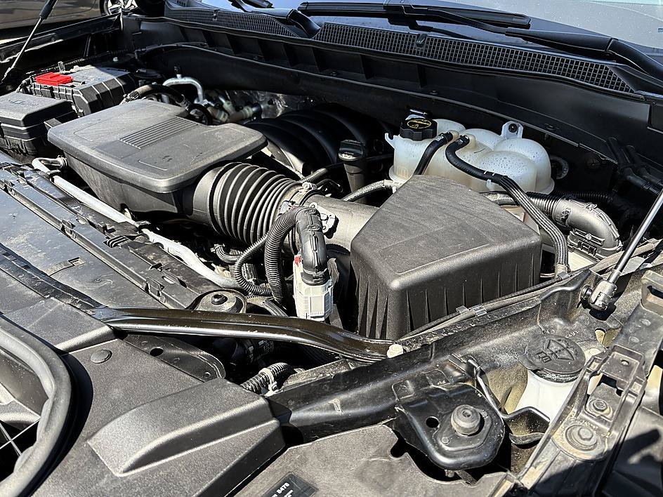 Used 2025 Black Chevrolet LT image 24