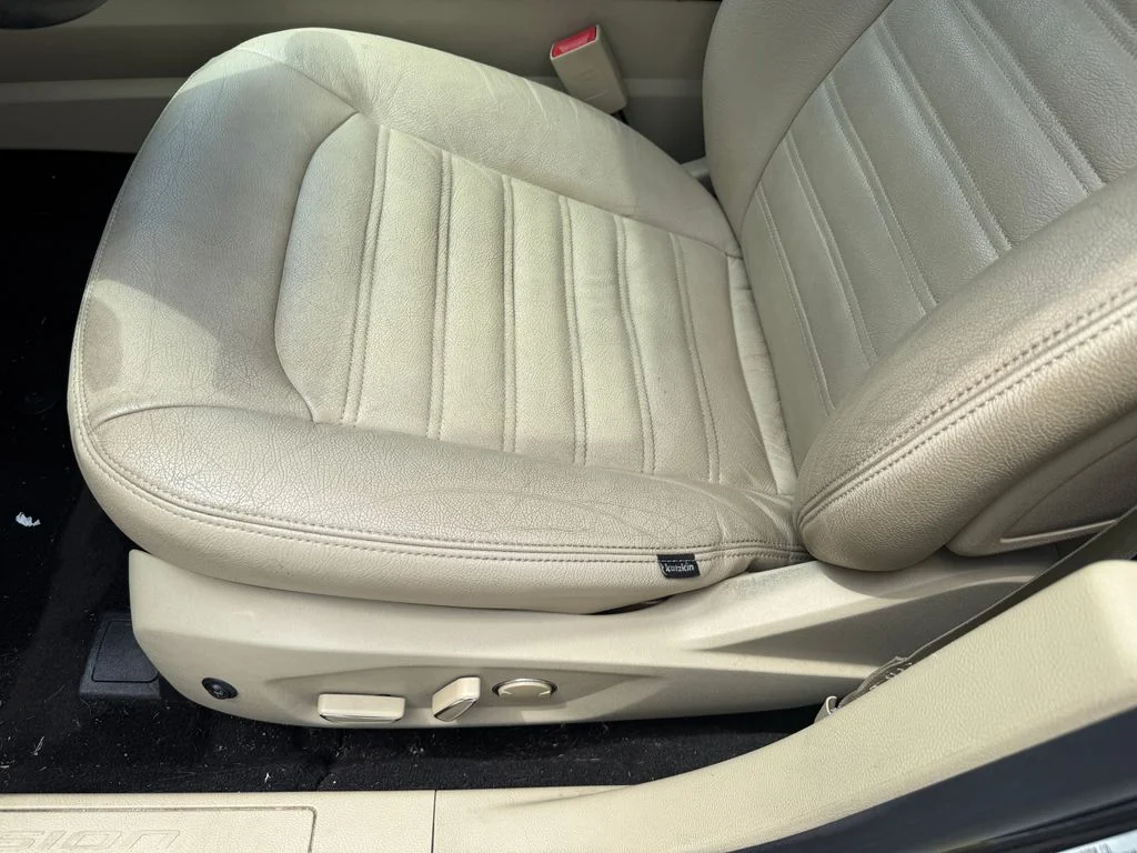 Used 2013 Black Ford SE image 15