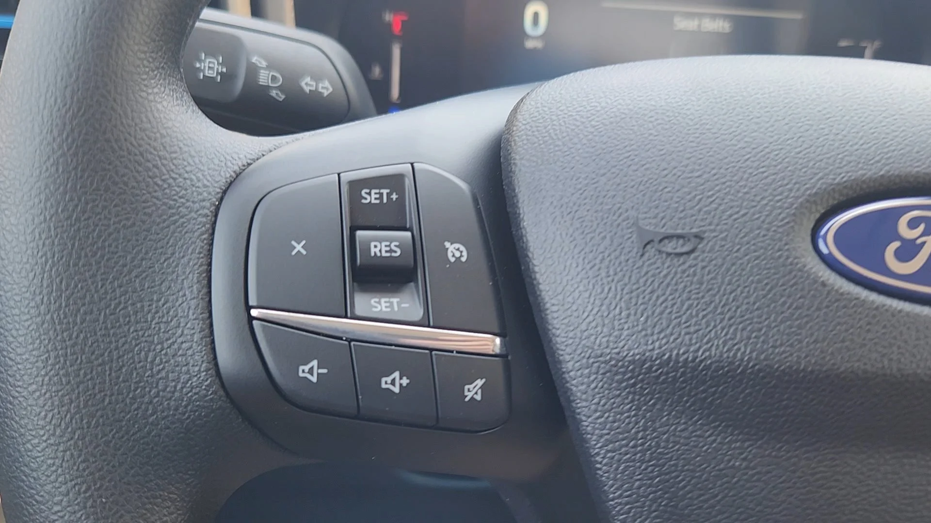 New 2026 Carbonized Gray Metallic Ford XLT image 21