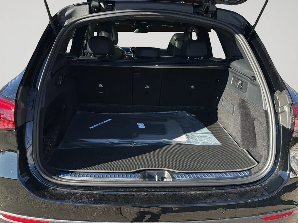 Certified Used 2026 Black Mercedes-Benz GLC 300 image 21