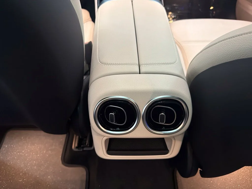 New 2027 Black Mercedes-Benz GLC 300 image 24