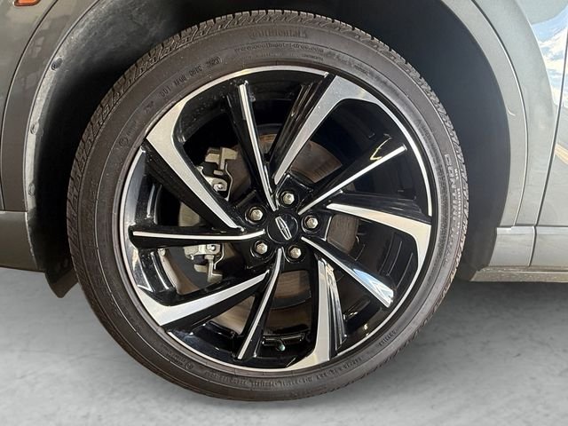 Used 2024 Gray Lincoln Grand Touring image 23