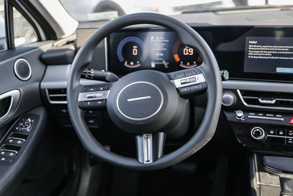 New 2026 White Hyundai SE image 18