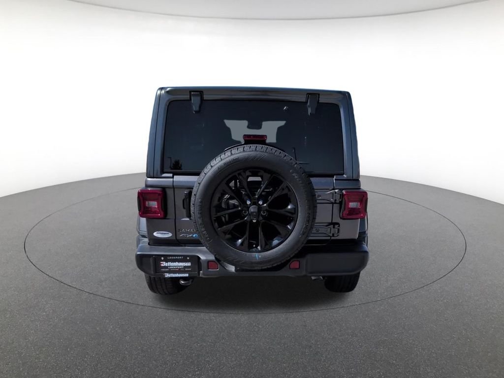 Used 2025 Gray Jeep Sahara 4xe image 9