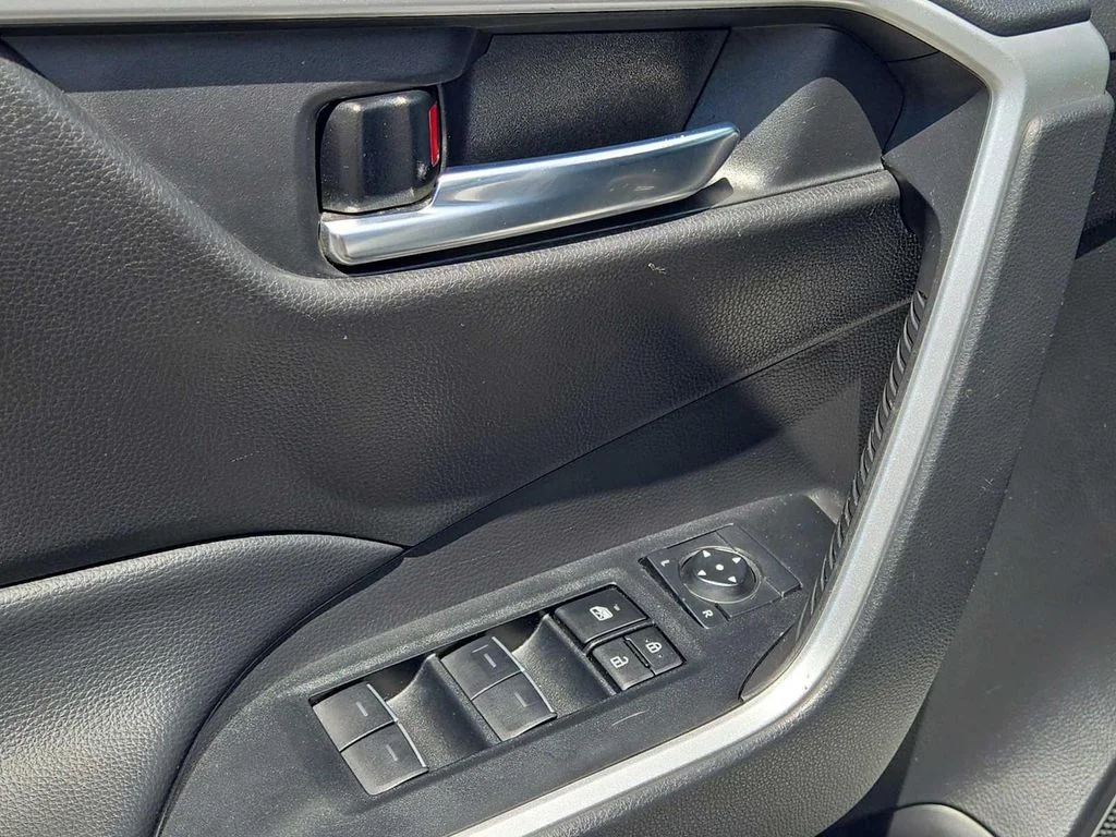 Used 2024 White Toyota XLE image 19