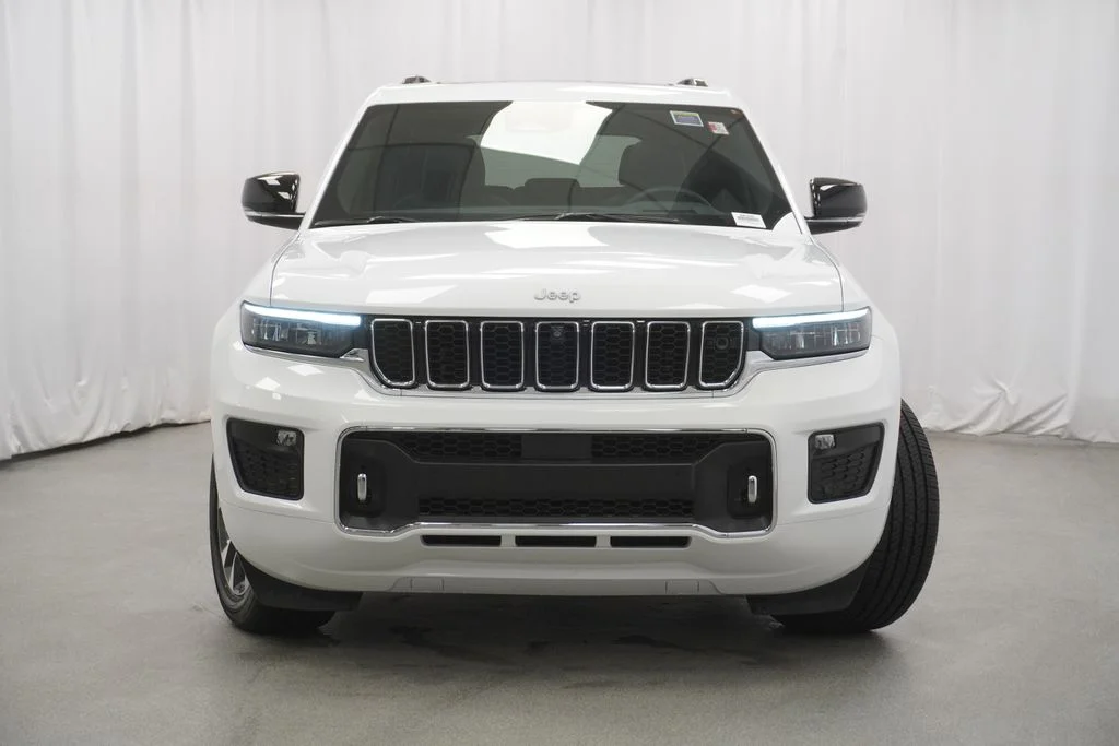 Used 2025 White Jeep Overland image 8