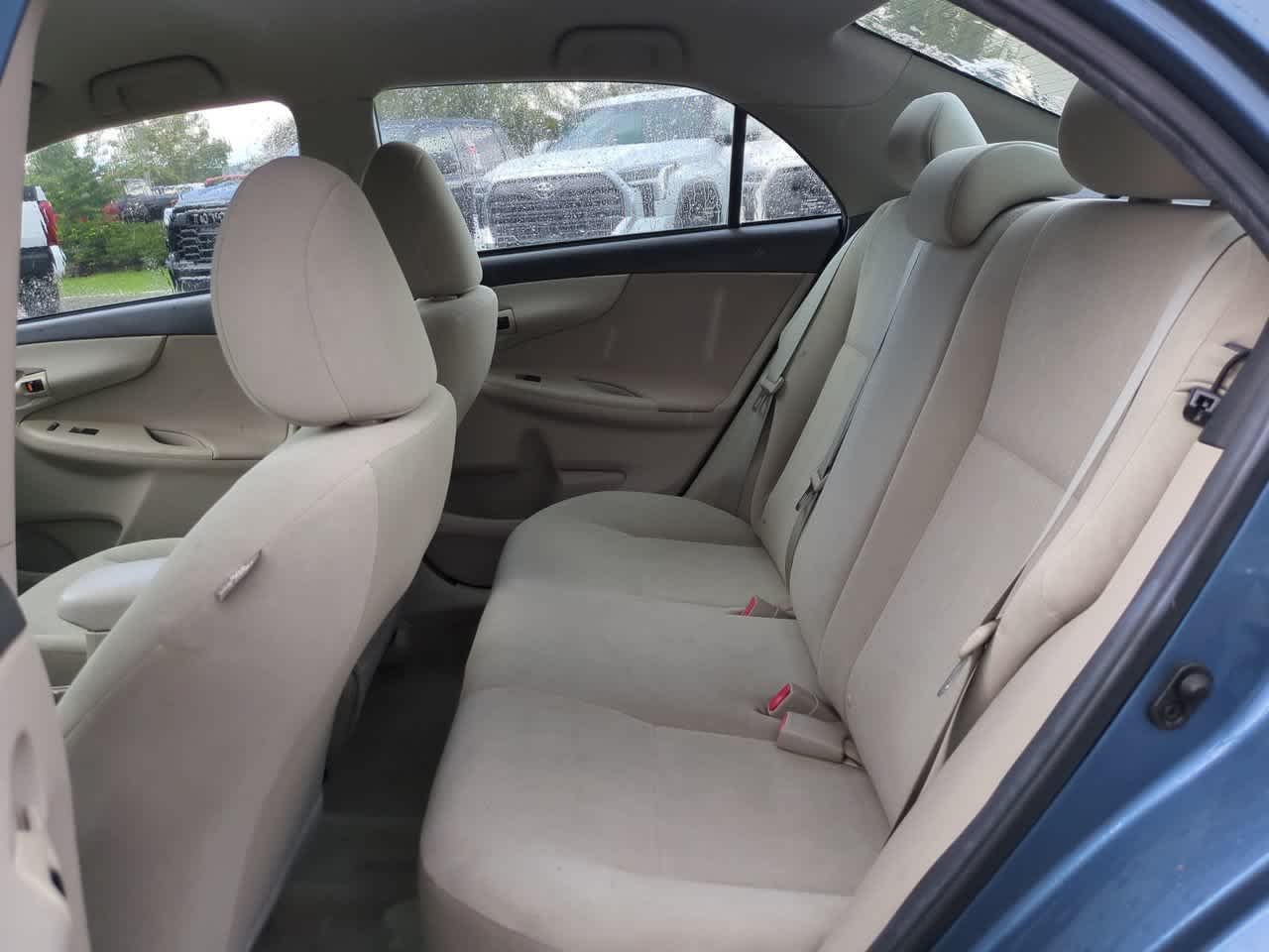 Used 2013 Tropical Sea Metallic Toyota L image 9