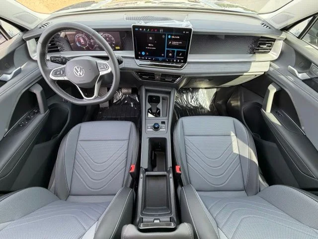 New 2026 Platinum Gray Metallic Volkswagen 2.0T SE image 12