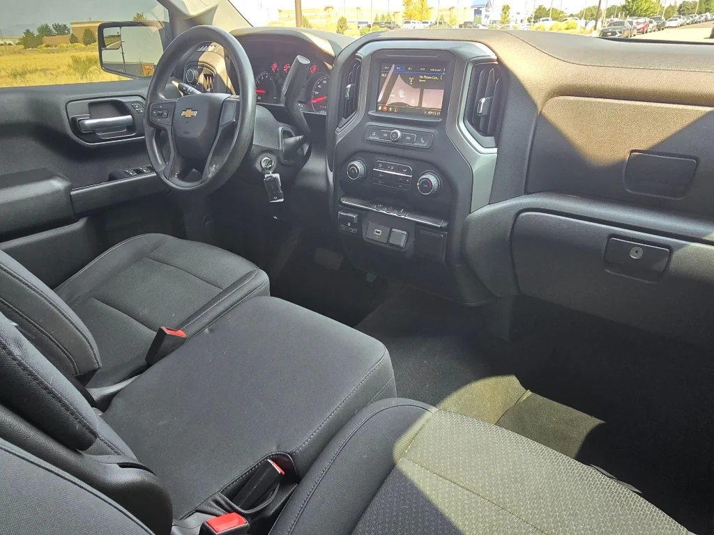 Used 2019 Northsky Blue Metallic Chevrolet Custom image 28