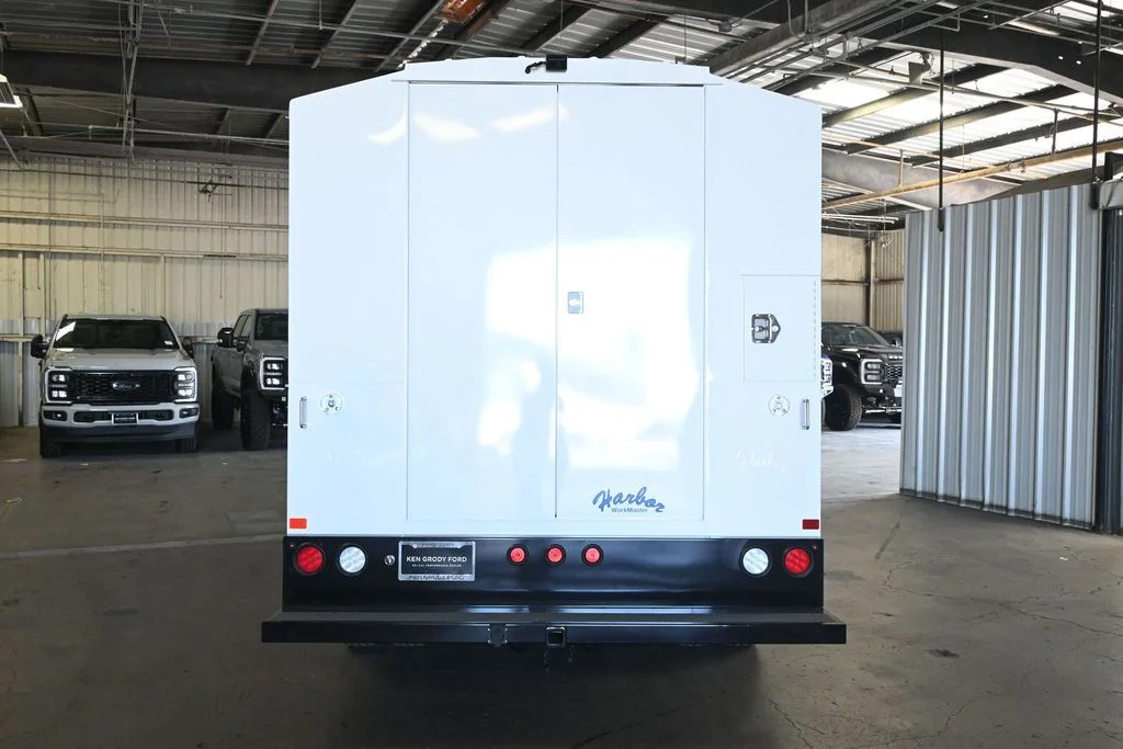 New 2025 Oxford White Ford Base image 7