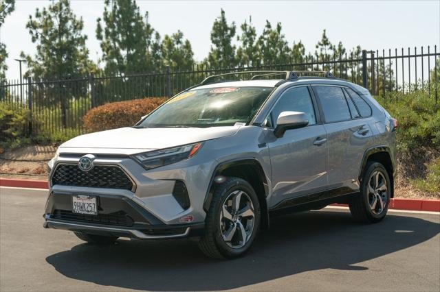 Certified Used 2023 SILVER SKY METALLIC Toyota  image 3