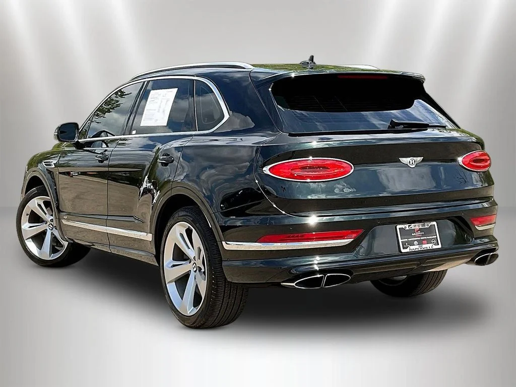 Used 2021 Midnight Emerald Bentley V8 image 4