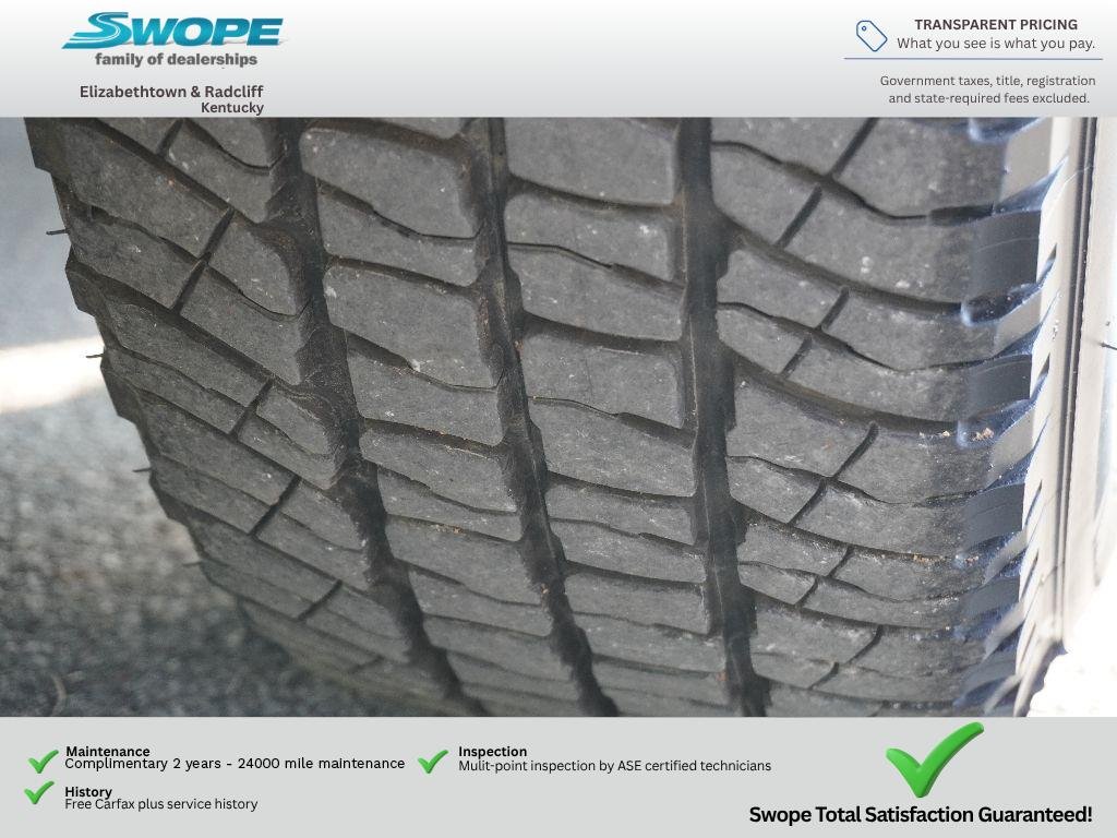 Used 2025 Glacier Gray Metallic TriCoat Ford LARIAT image 34