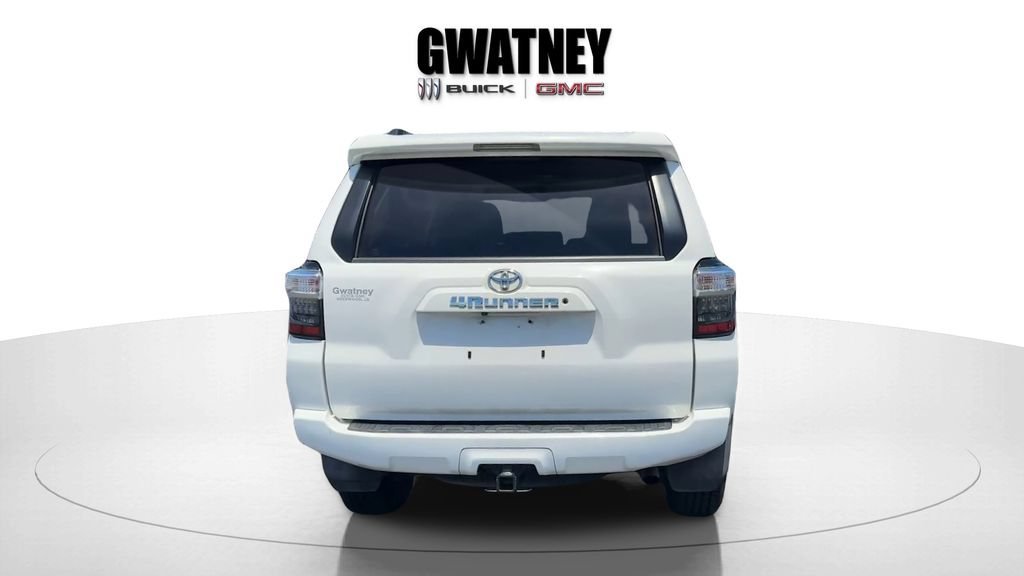 Used 2019 White Toyota SR5 image 6