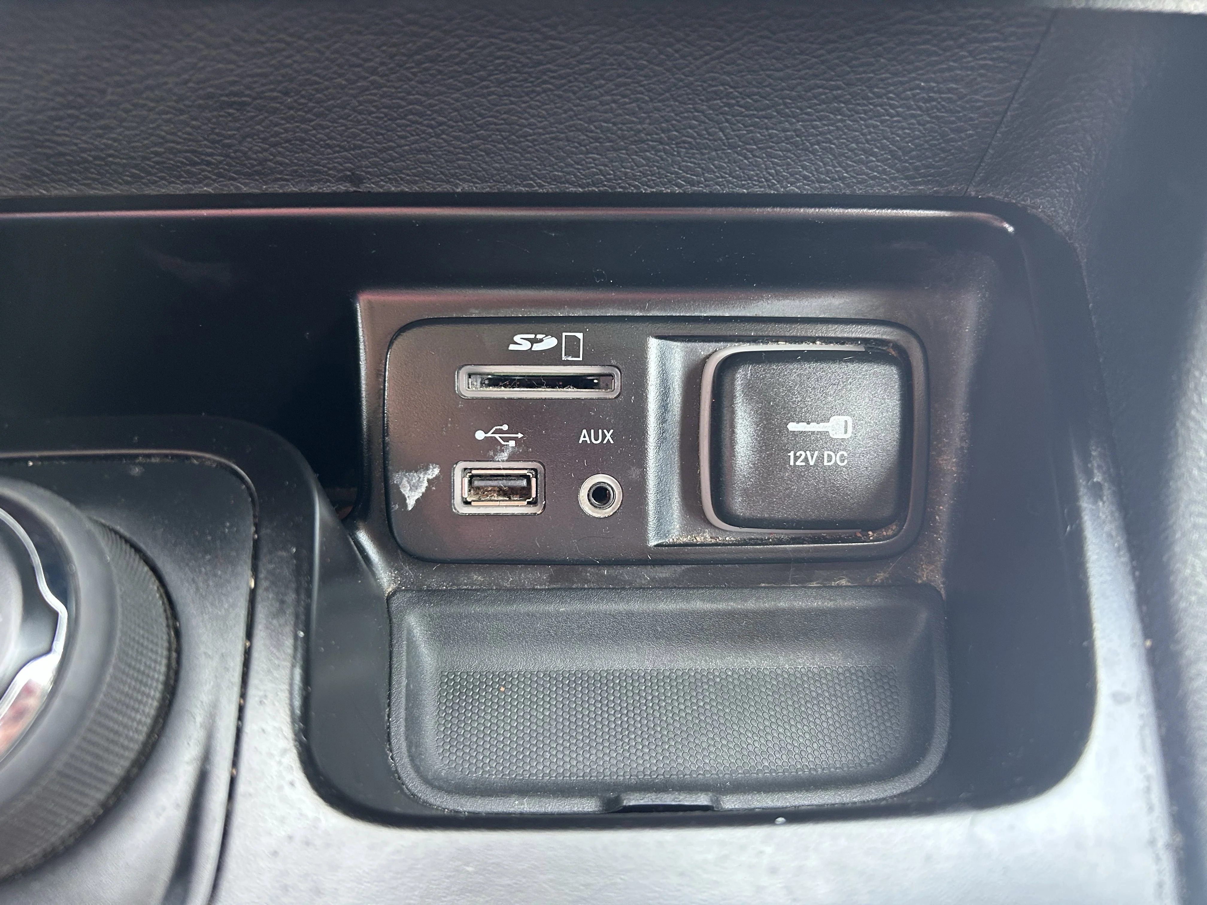 Used 2015 Gray Jeep Limited image 18