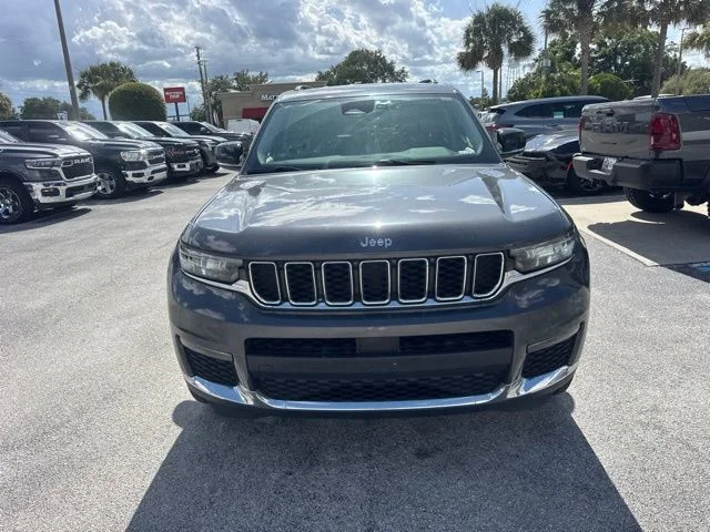 Used 2023 Gray Jeep Limited image 7