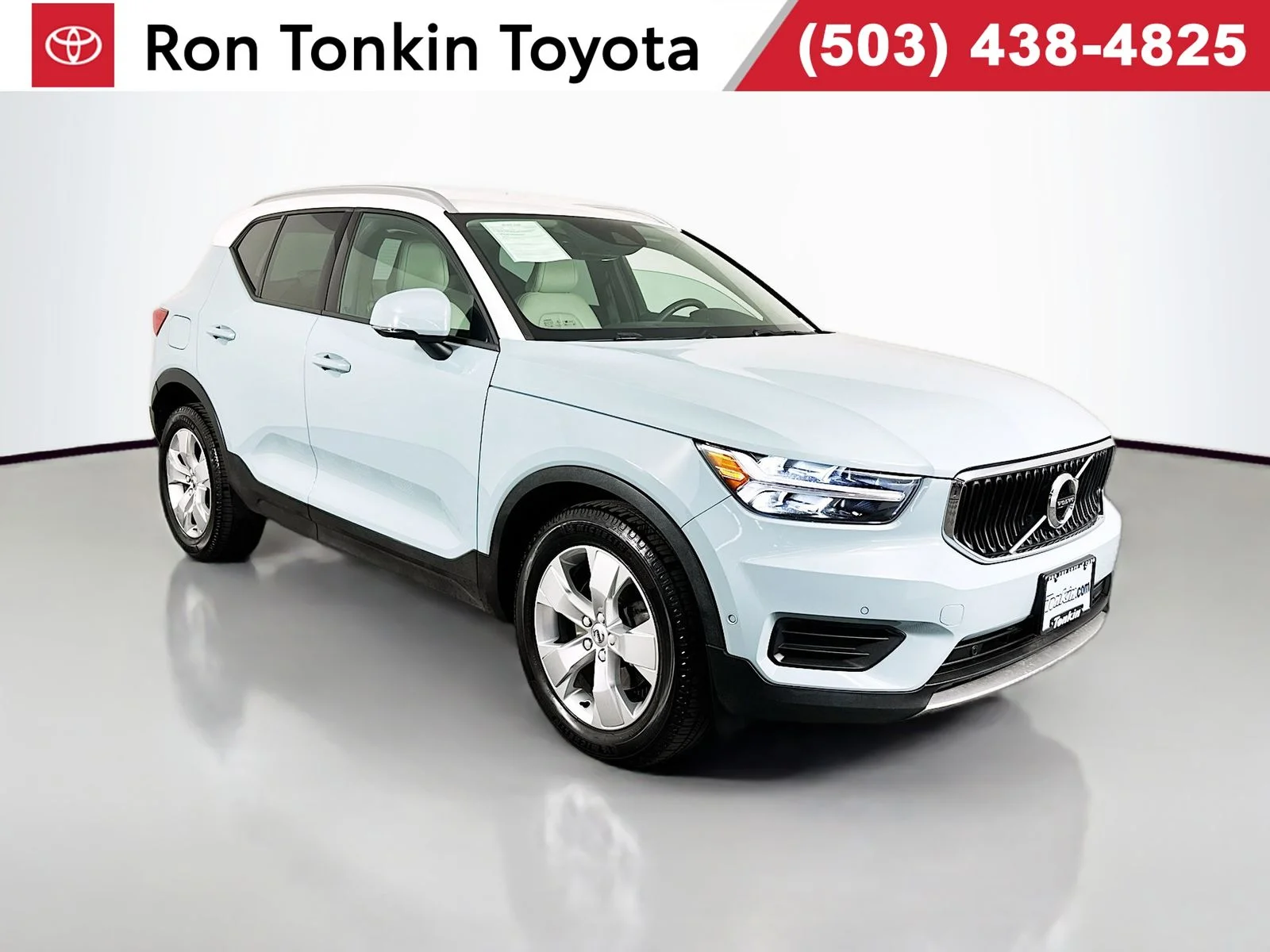 2019 Volvo XC40 T5 Momentum AWD's photo