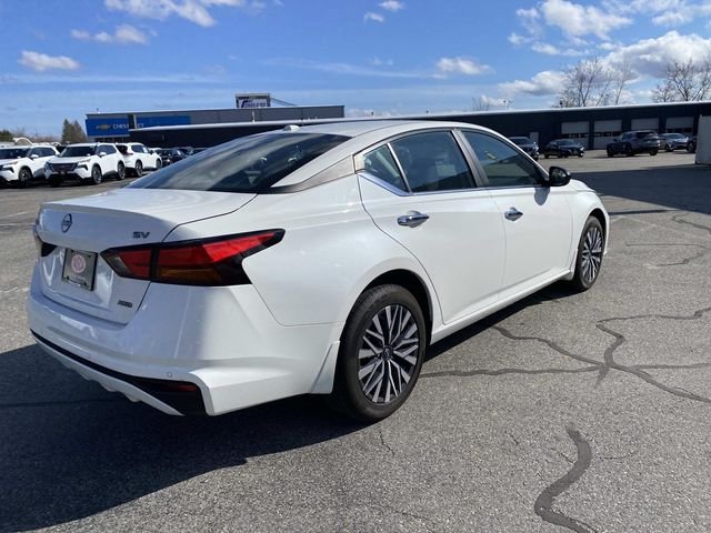 Used 2024 White Nissan 2.5 SV image 5