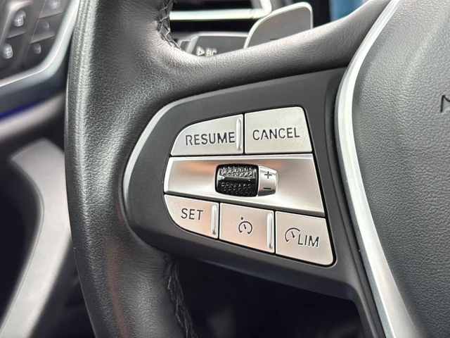 Used 2023  BMW xDrive30i image 39