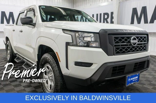 Used 2022 White Nissan S image 4