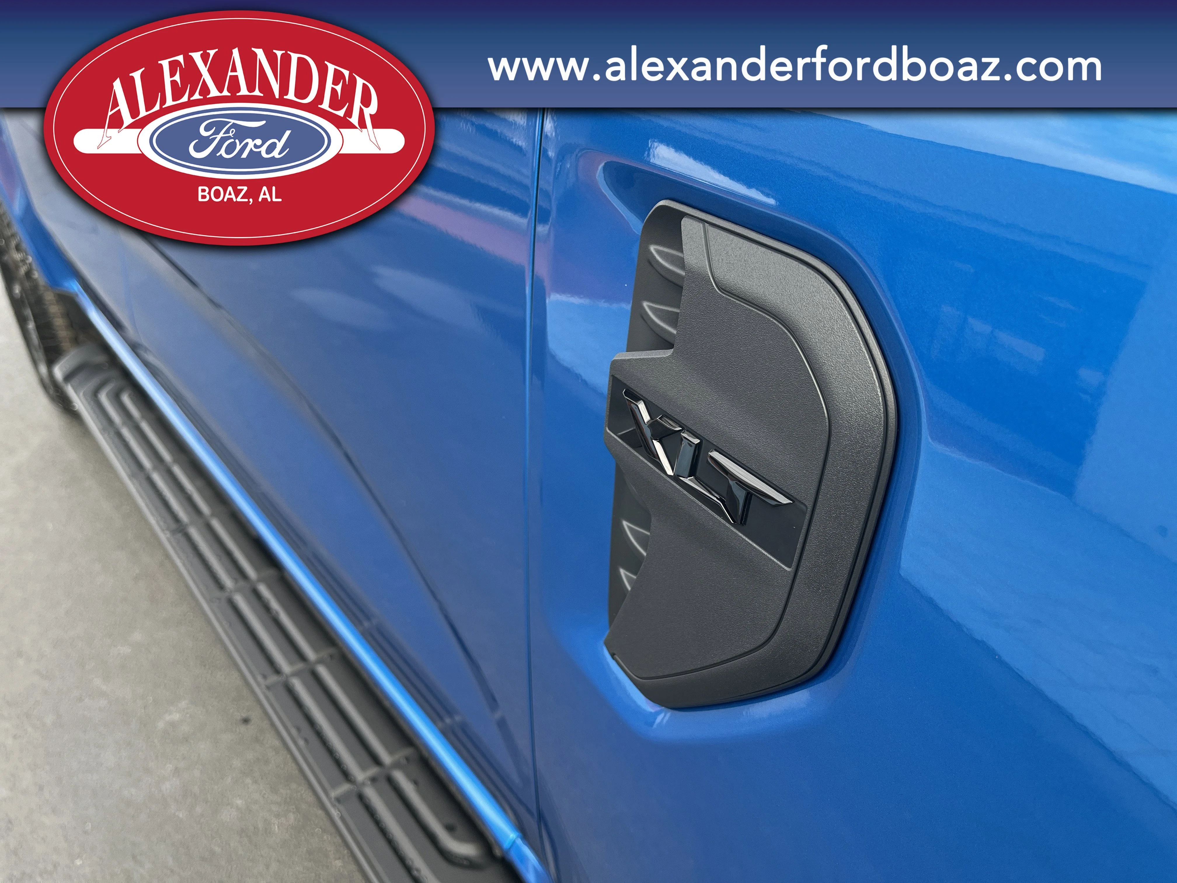 New 2025 Velocity Blue Metallic Ford XLT image 7