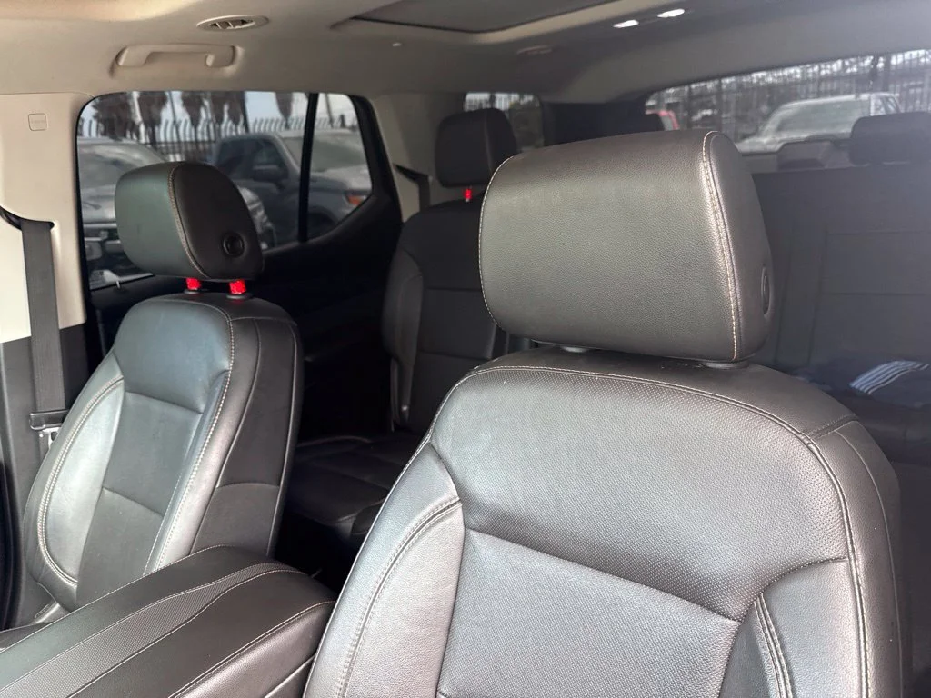 Used 2019 IRIDESCENT PEARL TRICOAT Chevrolet Premier image 10