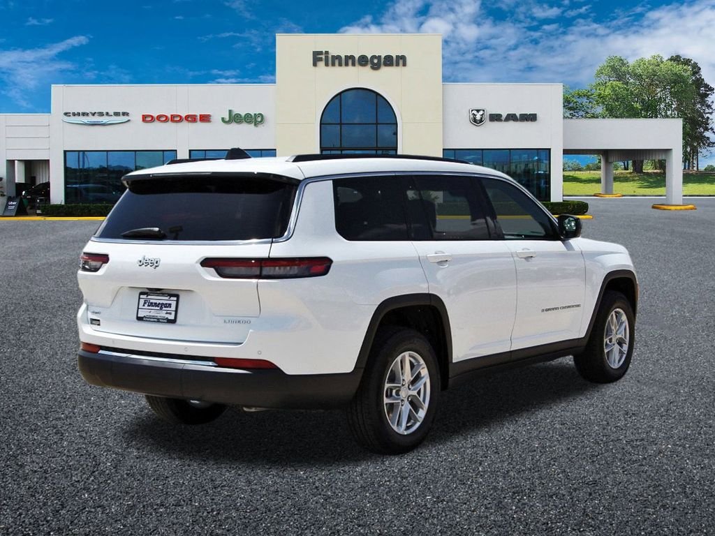 Used 2025 White Jeep Laredo image 6