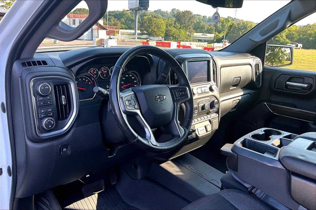 Used 2021 Summit White Chevrolet 4WD Crew Cab Short Bed RST image 5