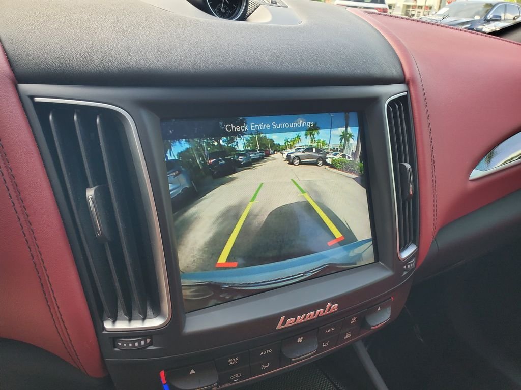 Used 2019 White Maserati Base image 29