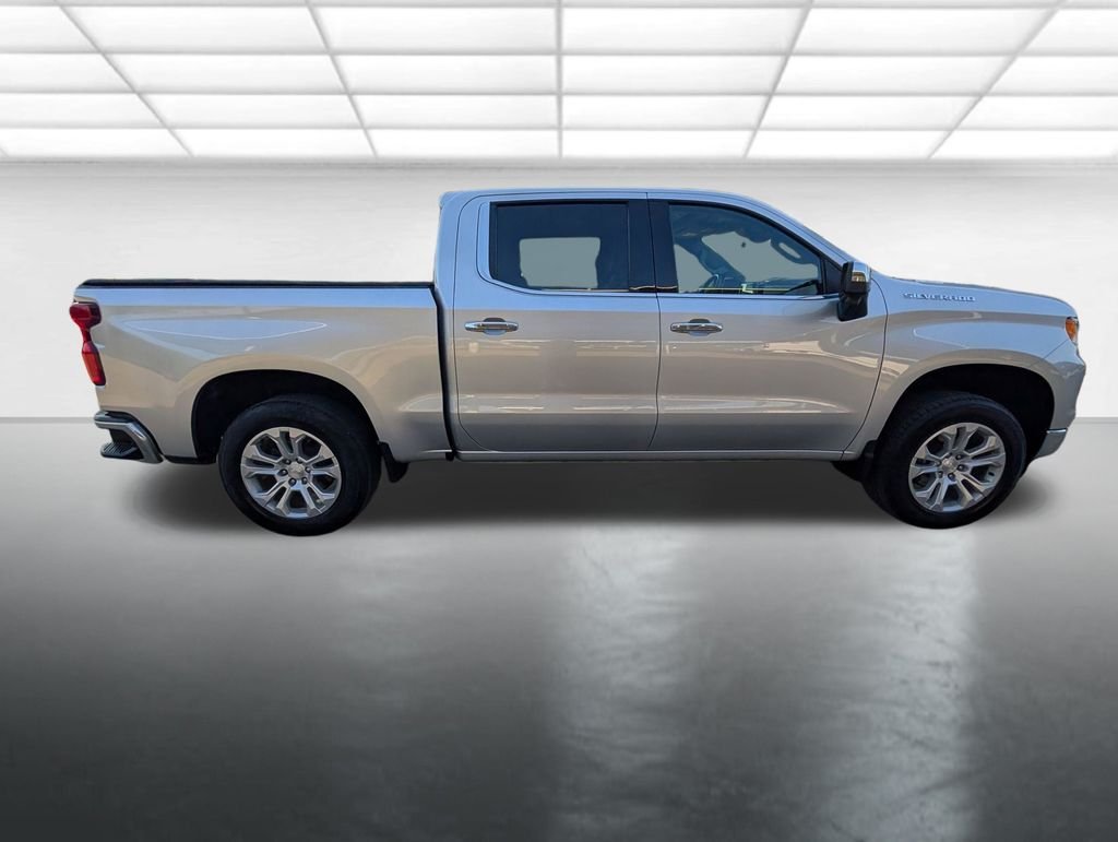 Used 2022 Silver Chevrolet LTZ image 33