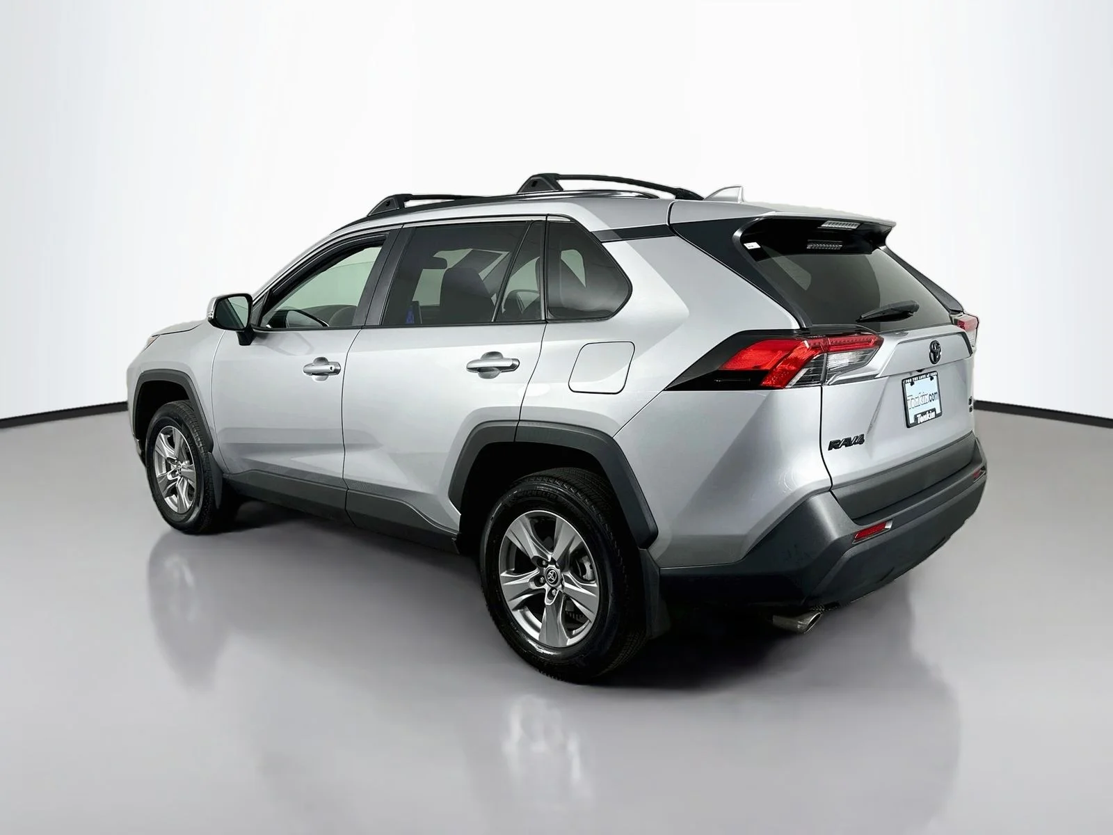 Used 2024 Silver Sky Metallic Toyota XLE image 5