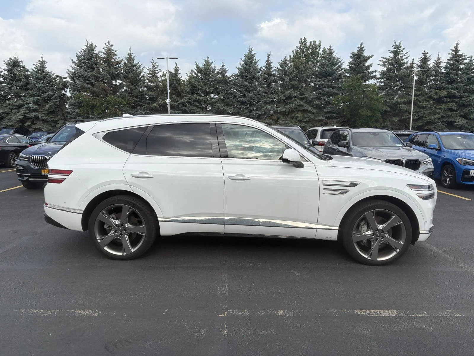 Used 2023 Alta White Genesis 3.5T image 8