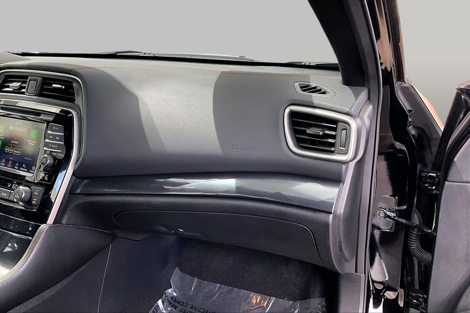 Used 2023 Super Black Nissan SR image 19